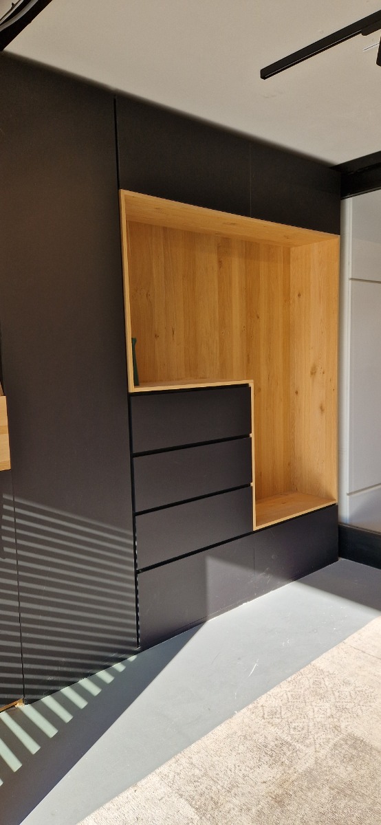 Pensile Nero | Wandkast Maatwerk Woonstudio de Geus - Pensile - Hover