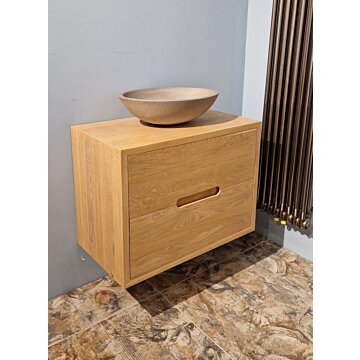 Eikenhouten badmeubel Rondo met minimalistisch design, afgewerkt met hoogwaardige lak of olie voor bescherming tegen vocht, verkrijgbaar in diverse maten en perfect voor maatwerk.