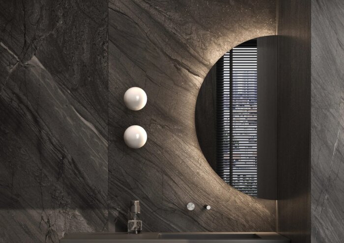 De SUN toiletspiegel met halfrond ontwerp en indirecte verlichting, 400×800 mm, perfect voor kleine badkamers of toiletten. Flexibel te bevestigen met zowel linker- als rechterplaatsing, CE-gecertificeerd en 2 jaar garantie.