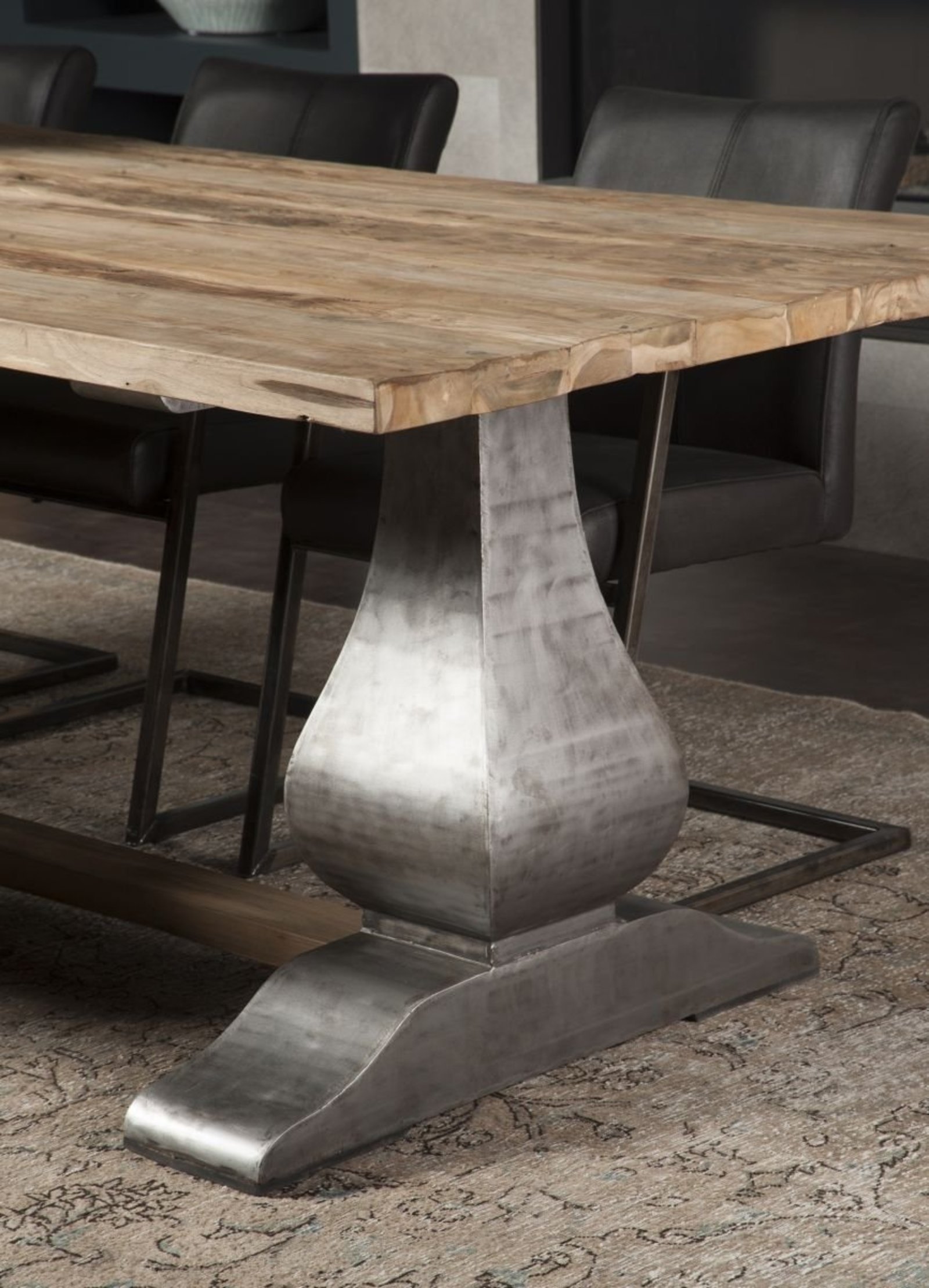 Oud Teak met Metalen poten - Hover