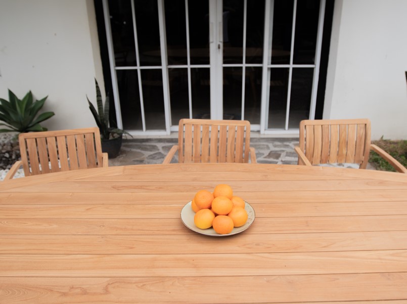 Teakea ovale teakhouten tuintafel 260x110 cm – luxe massieve eettafel voor buiten – geschikt voor 6 tot 8 personen

 - Hover